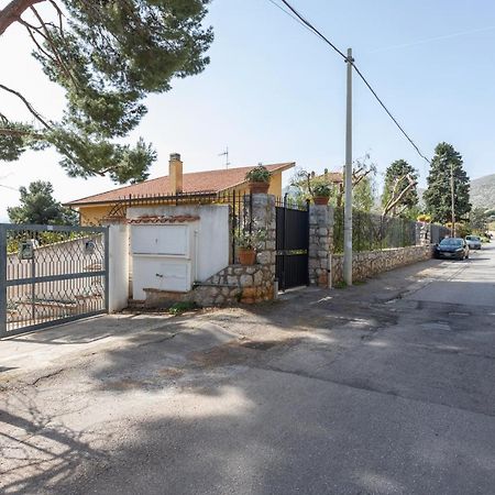 Casa In Villa A Mondello-700M Dal Mare Palermo Bagian luar foto